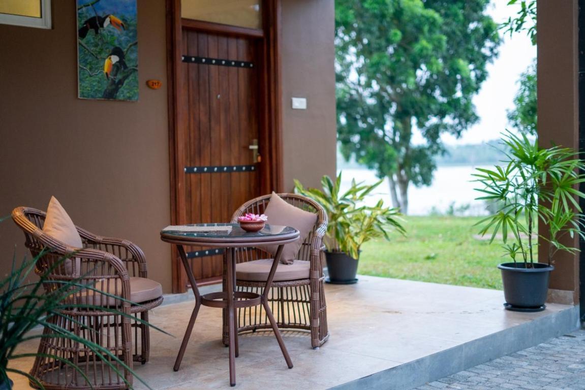 Birds Resort Hambantota Esterno foto